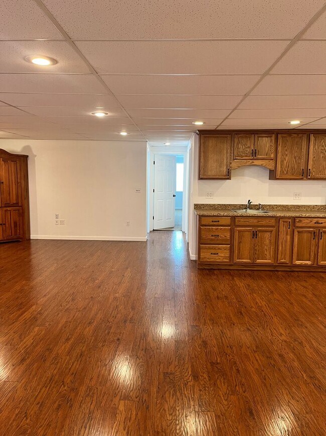 Building Photo - Bright 2 Bed / 2 Bath Basement Apartment with Garage Access – Driggs, ID