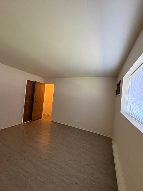 Building Photo - 1332 Geneva Dr