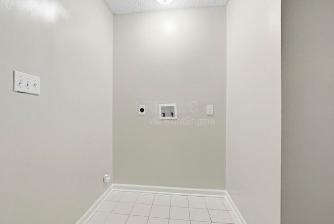 Building Photo - 2338 W Madison St