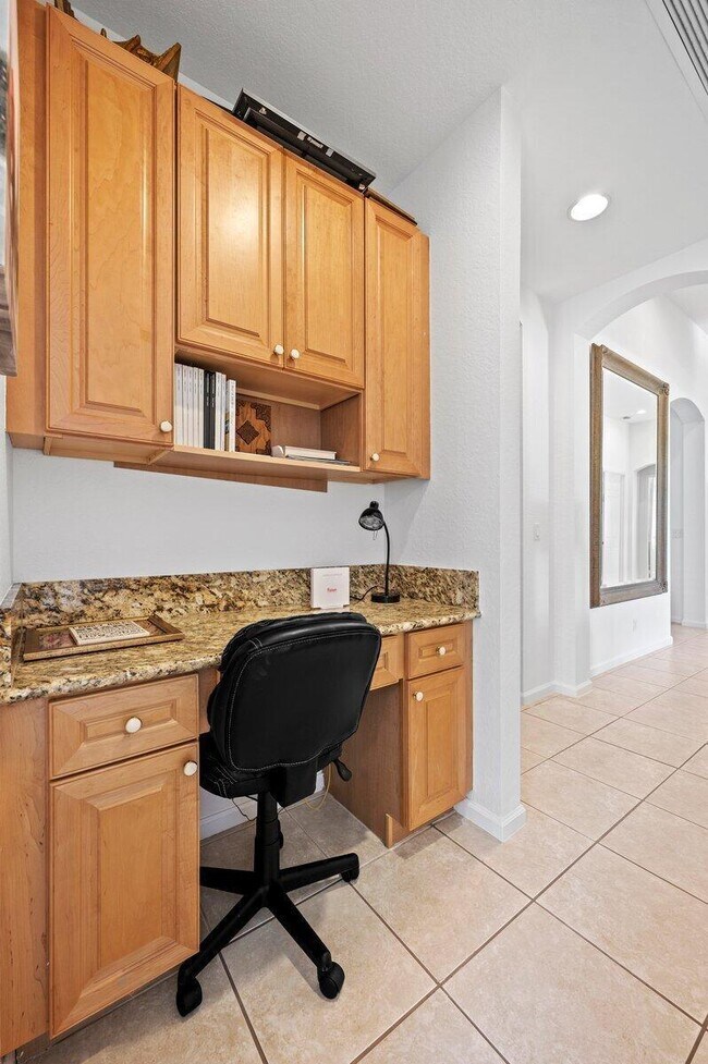 Building Photo - 11727 Paradise Cove Ln