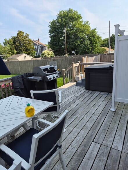 Building Photo - 10 Breakwater Ct
