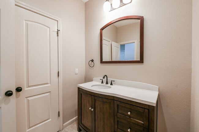 Building Photo - 10506 Chateau Ln