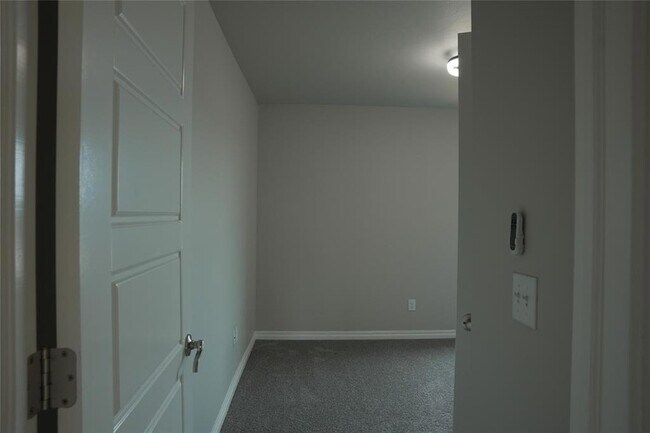 Building Photo - 5216 Bing Cir