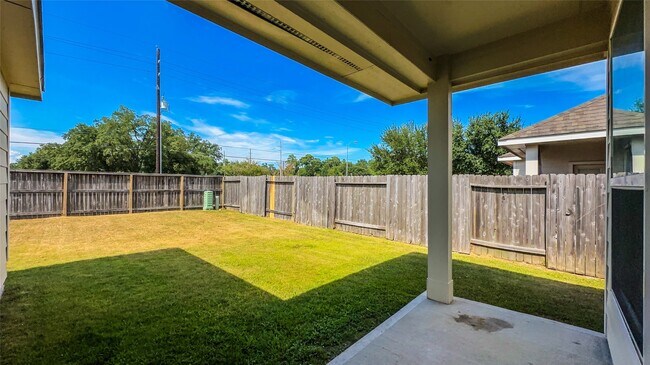 Building Photo - 4106 Mossy Pl Ln