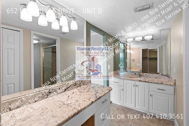Building Photo - 652 Lake Villas Dr