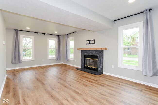 Building Photo - 241 E Fall Creek Pkwy S Dr