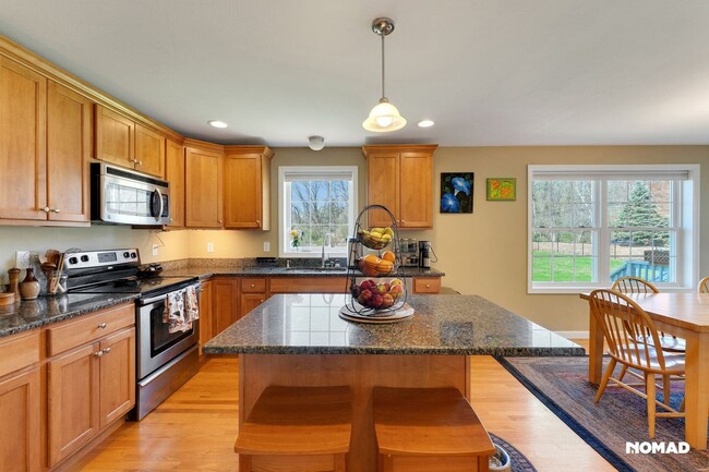 Building Photo - Spacious 4BR House in Hudson
