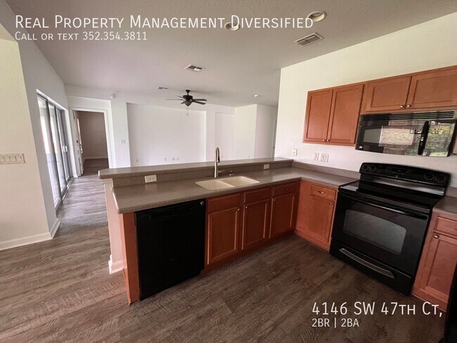 Building Photo - 4146 SW 47th Ct