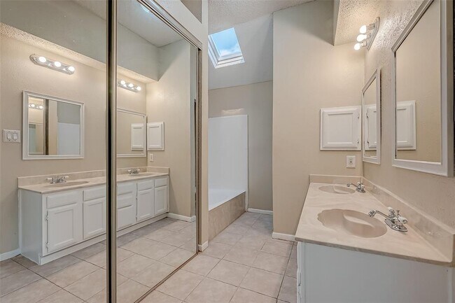 Building Photo - 4422 Waterfall Way