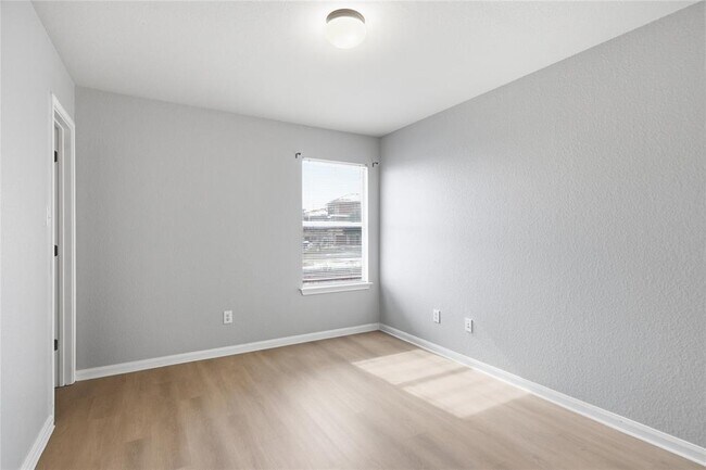 Building Photo - 4410 Meadowside Ln