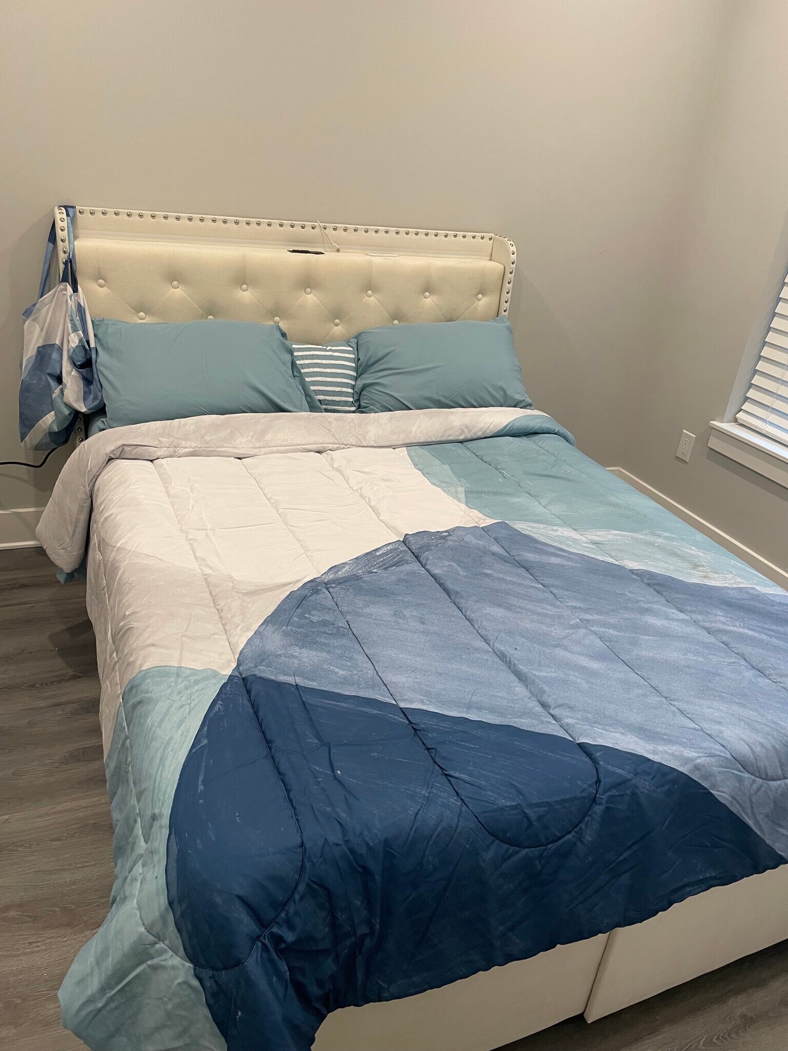 Building Photo - 5237 Chancellor St