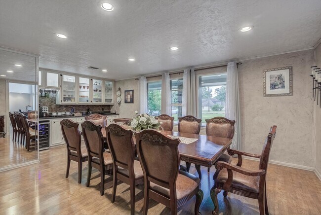 Building Photo - 22 Winged Foot Dr