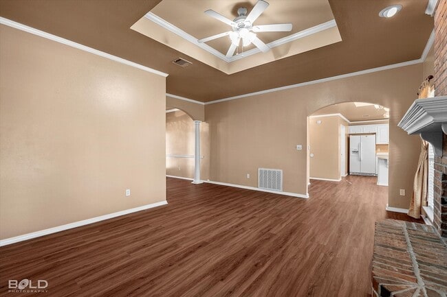 Building Photo - 406 Lavita Dr