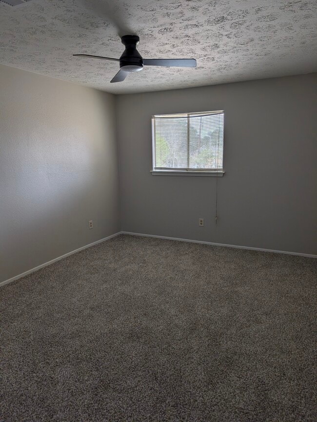 Building Photo - 3258 Continental Dr