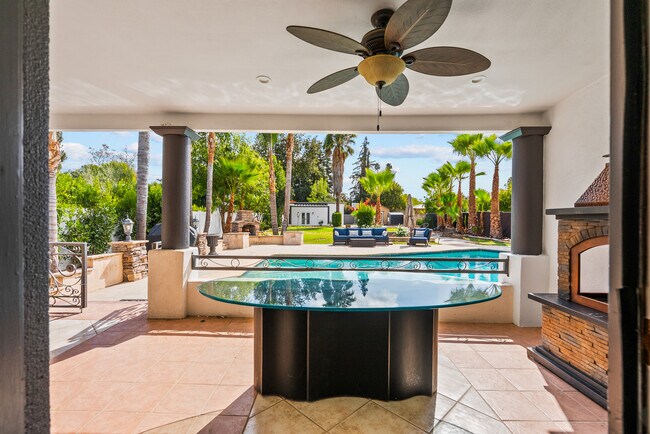 Building Photo - 23036 Burbank Blvd