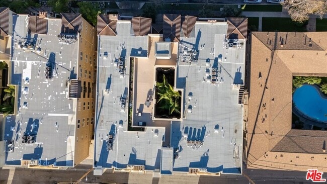 Building Photo - 12026 Hoffman St