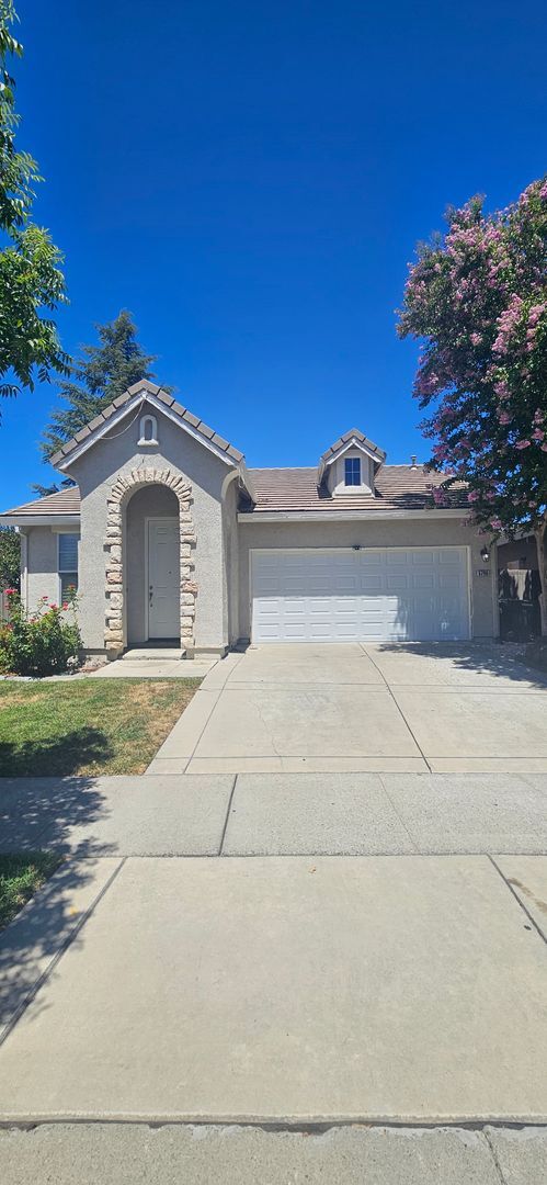 Building Photo - 5796 Bridgecross Dr