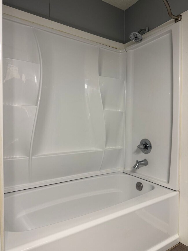 Building Photo - 1309 Glenn Cir