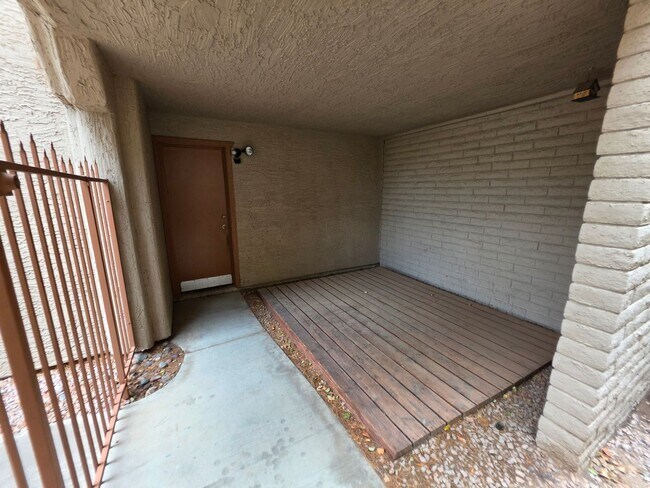 Building Photo - 2834 S Ext Rd