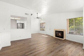 Building Photo - BRAND NEWLY RENOVATED 3BD/2BA Condo in the...
