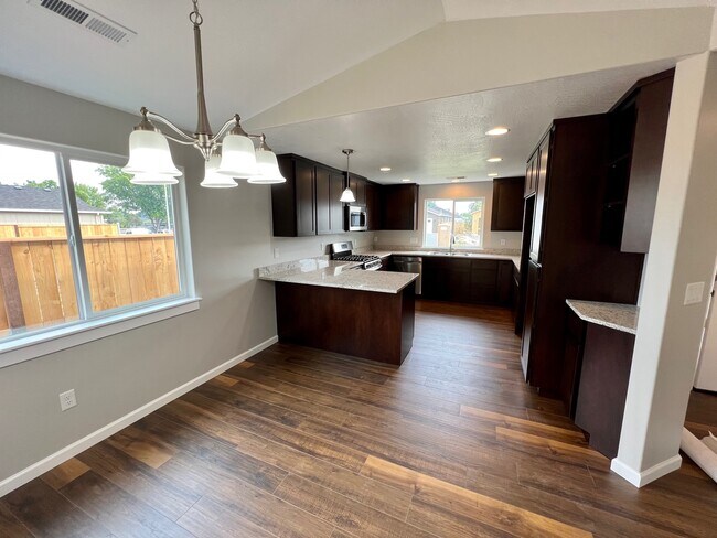 Building Photo - 2827 Orrin Dr