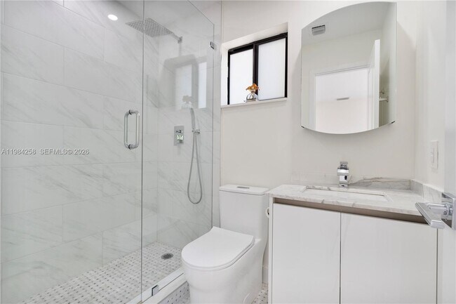 Building Photo - 255 Grant Dr