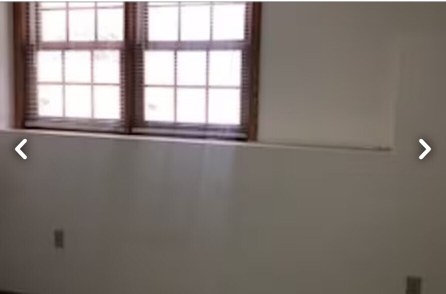 Built in Shelve - 26 Rochester St