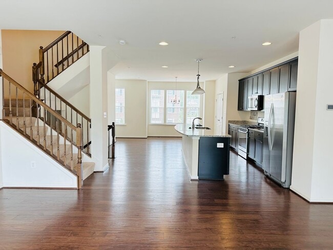 Building Photo - TOWNHOME AVAILABLE IN BALTIMORE CITY