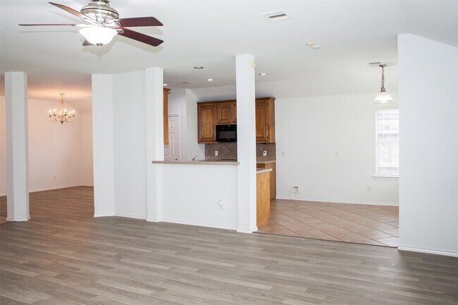Building Photo - 9402 Borden Bluff Ln