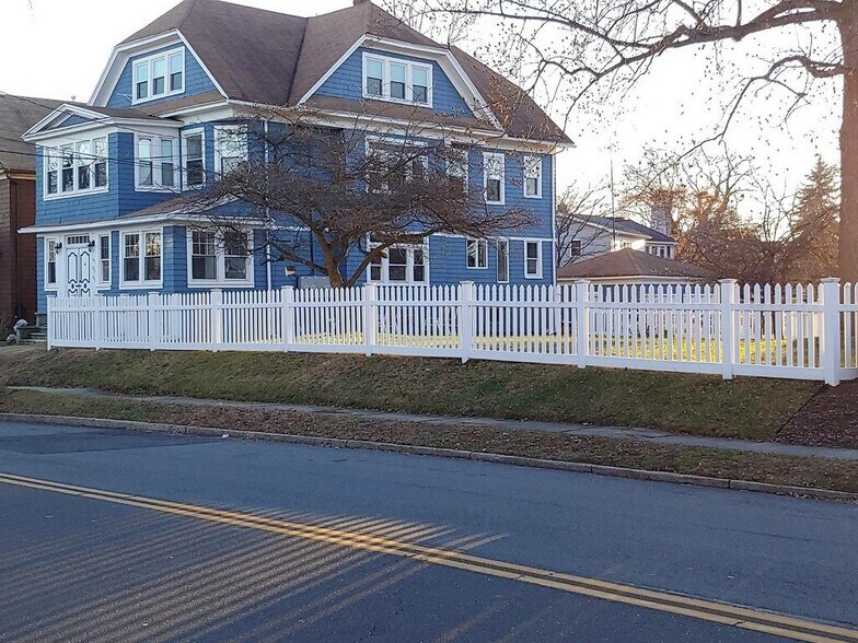 Primary Photo - 675 Courtland Ave