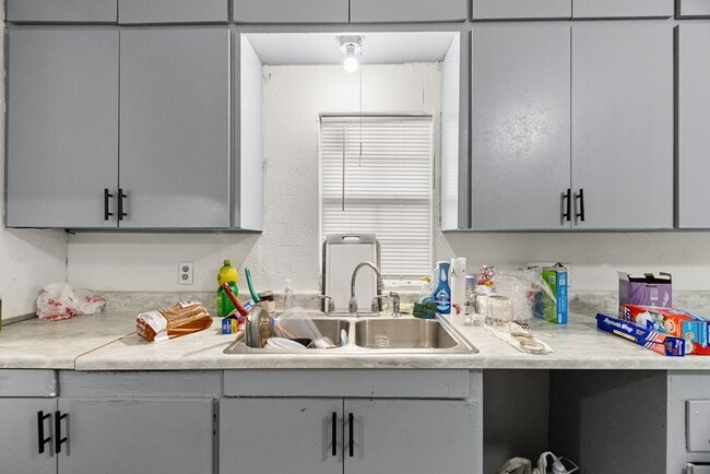 Building Photo - 1322 N Lincoln Ave