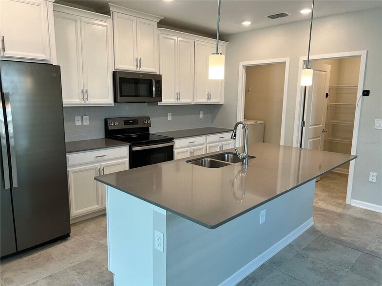 Building Photo - 2926 Black Birch Dr