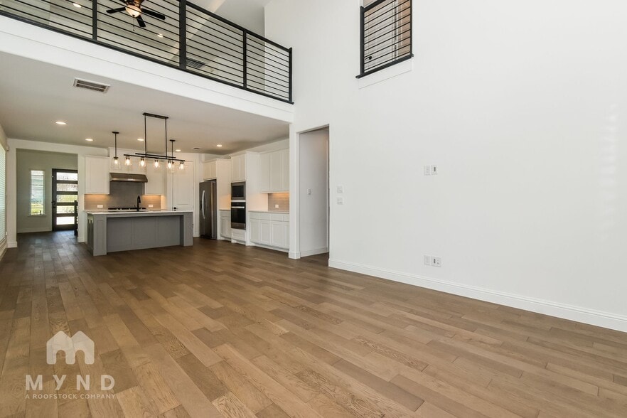 Building Photo - 15518 Kestrel Mews