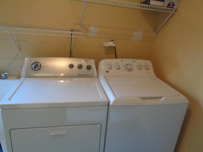 Building Photo - 6658 Vaughn Rd