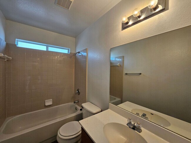 Building Photo - 3407 Toledo Dr