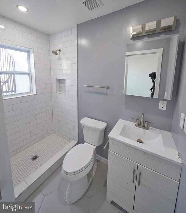 Building Photo - 958 Mt Olivet Rd NE