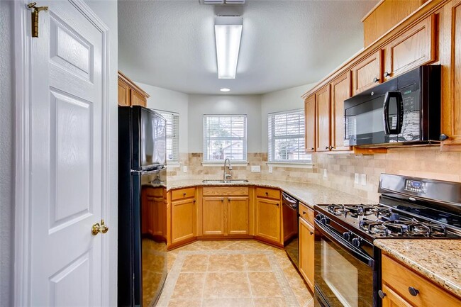 Building Photo - 1709 Shire St