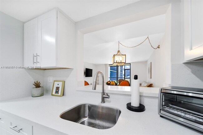 Building Photo - 8005 SW 107th Ave