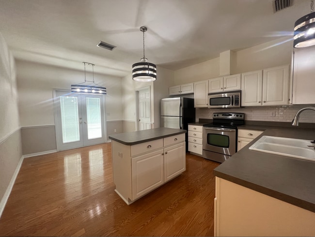 Building Photo - 3 BR 2 BA Home - Charleston Park In Fletcher's Mill