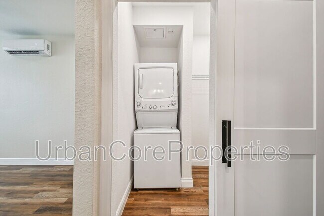 Building Photo - 325 15th Ave NE