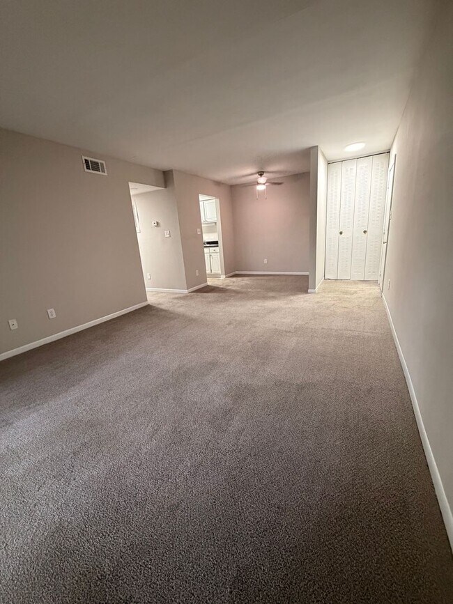 Building Photo - 201 Orchard Trace Ln