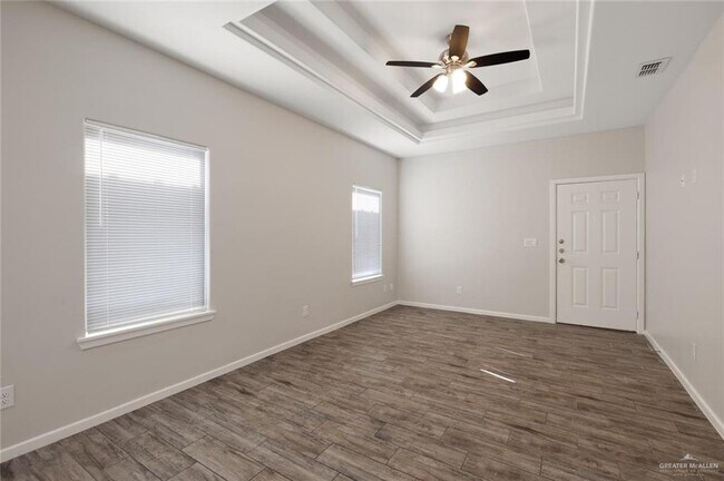 Building Photo - 5709 Sandpiper Ave