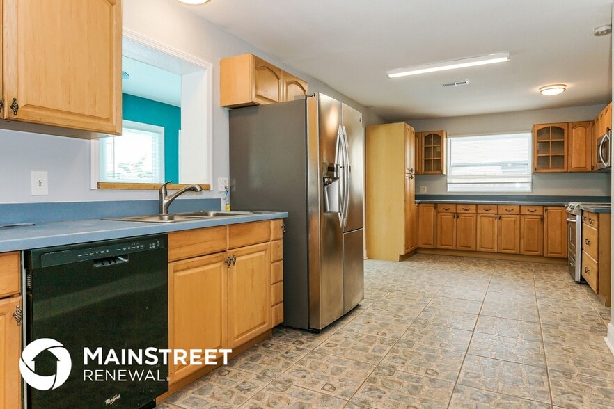 Building Photo - 165 Tiki Dr