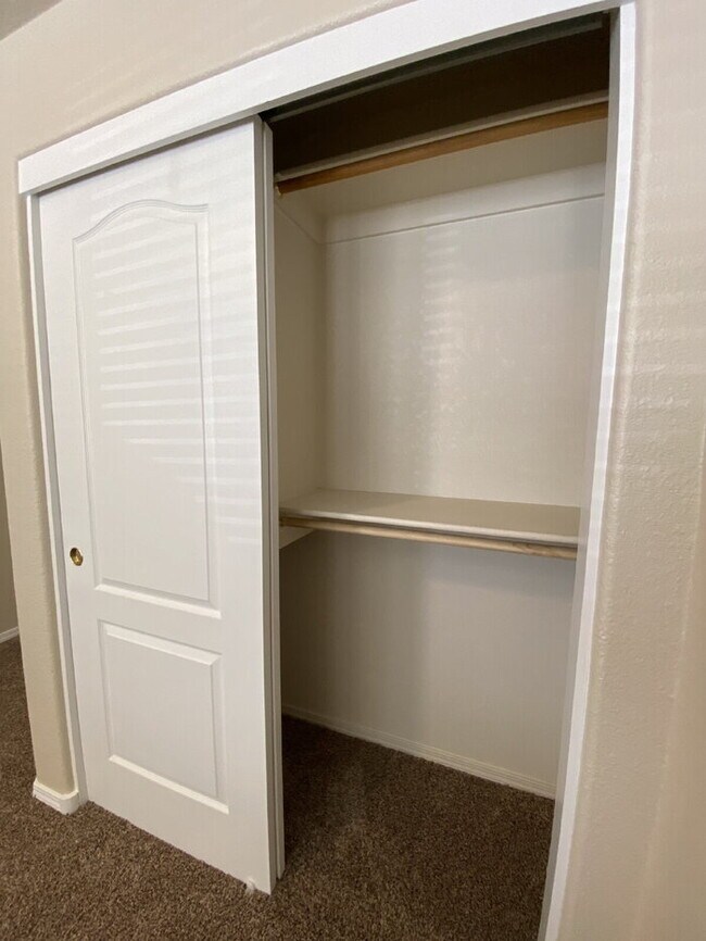Building Photo - 4BR in Cabezon Subdivision