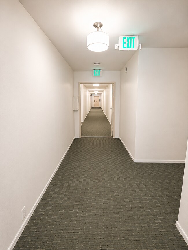 Building Photo - 1351 N Orange Dr