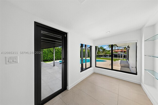 Building Photo - 536 Hibiscus Dr