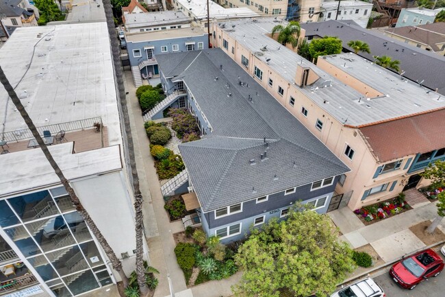 Building Photo - 1250 E 1st St