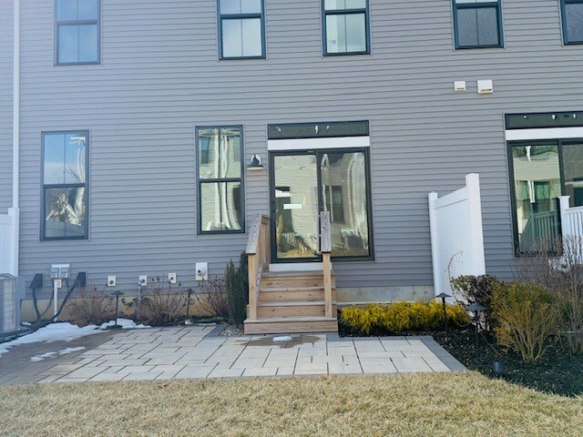 Building Photo - 11 Cloverleaf Ln