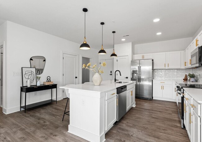 Building Photo - Beautiful NEW 2-Bed, 2- Bath Apartment in Rock Hill!