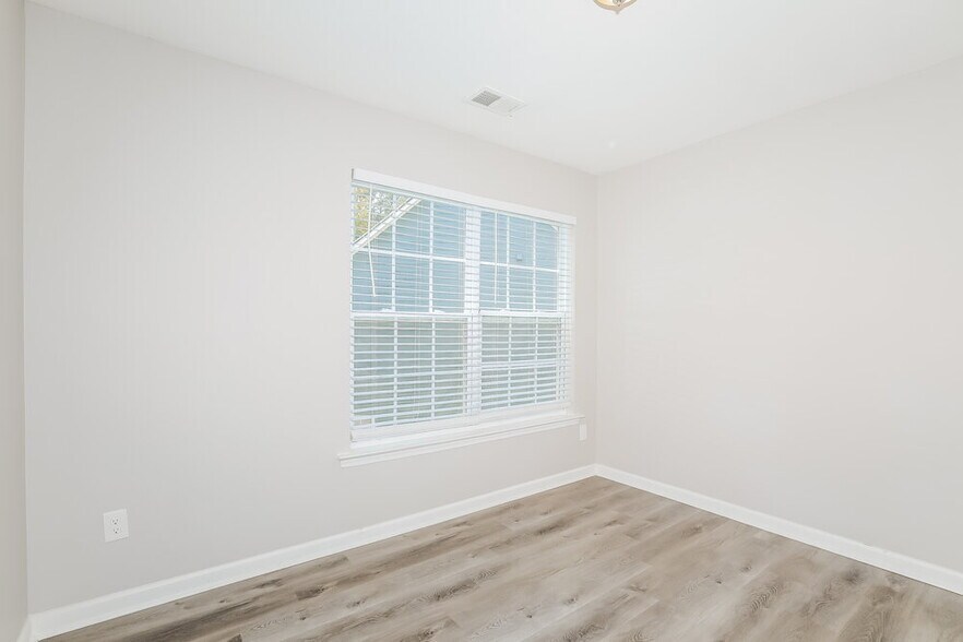 Building Photo - 106 Shadow Creek Ct